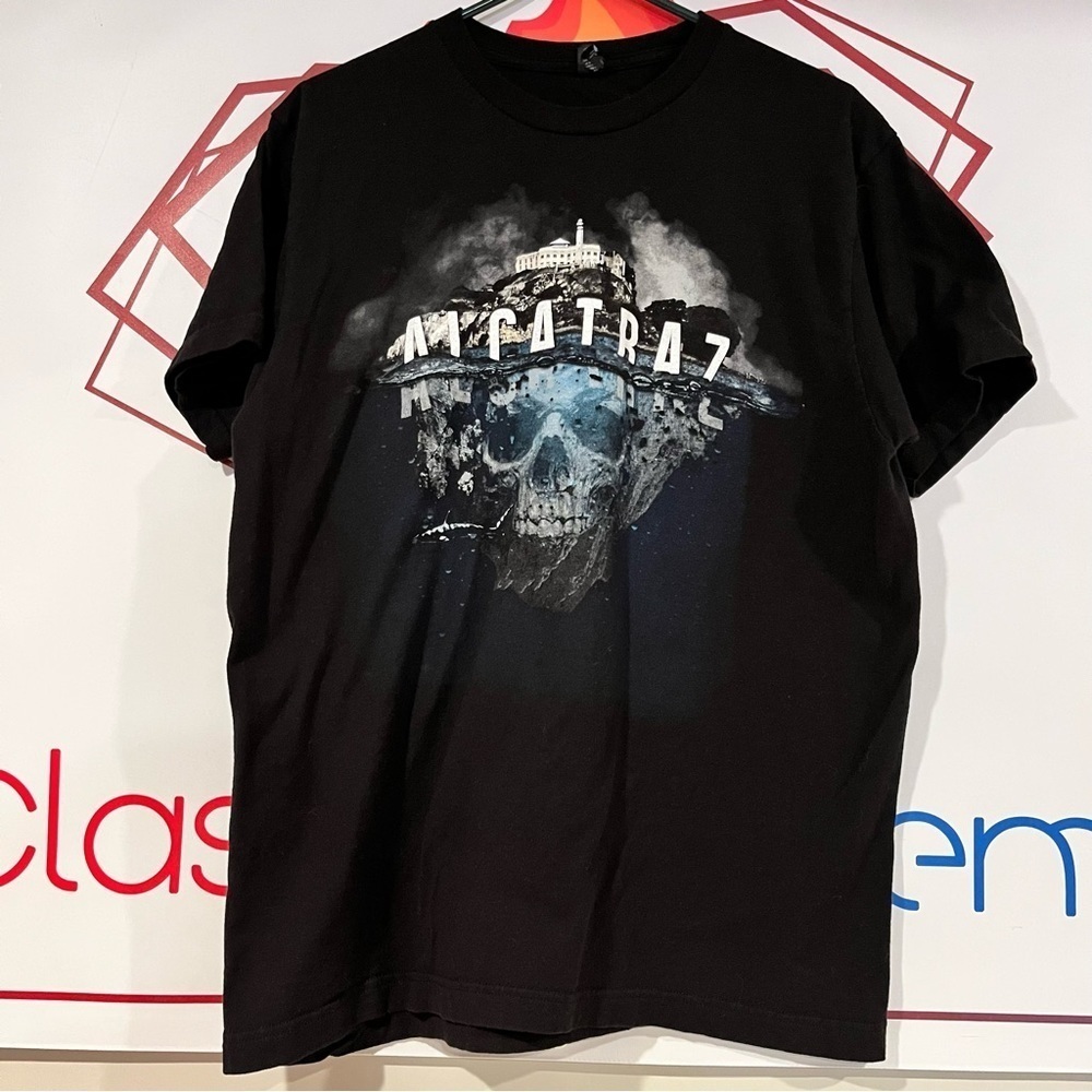 Adult Tultex Brand Alcatrax Short Sleeve Graphic T-Shirt Size L